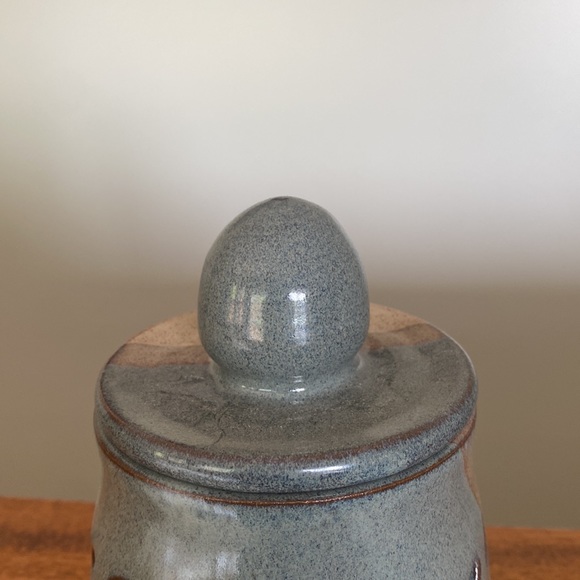 Handmade Pottery made on  Vancouver Island BC Signed by Artist Exc Shape - Picture 6 of 12